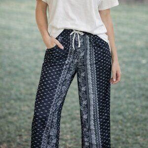 Mud Pie Black & White Patterned Trousers Boho Ankle Pants  Large NWOT